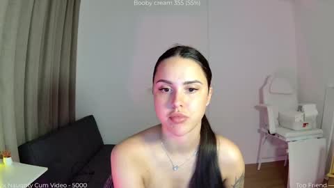 Snapshot of savvage_play chatting on June 1, 7:37 pm Naomi online show from June 1, 7:37 pm