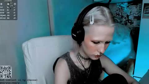 Snapshot of say_mary chatting on October 29, 4:20 pm pronoun she. name Mary. age 21. online show from October 29, 4:20 pm