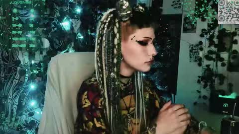 Snapshot of say_mary chatting on January 7, 11:18 pm pronoun she. name Mary. age 21. online show from January 7, 11:18 pm