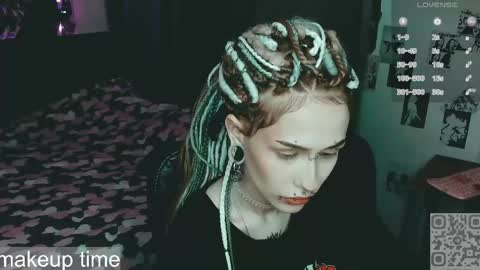 Snapshot of say_mary chatting on June 6, 6:45 pm pronoun she. name Mary. age 21. online show from June 6, 6:45 pm