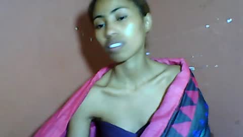 Snapshot of sayaah01 chatting on July 1, 6:59 am sayaah01 online show from July 1, 6:59 am
