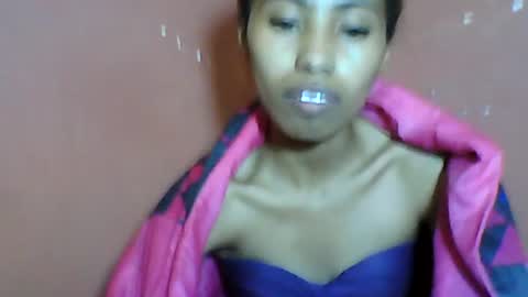 Snapshot of sayaah01 chatting on July 1, 7:02 pm sayaah01 online show from July 1, 7:02 pm