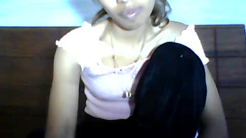Snapshot of sayaah01 chatting on July 24, 8:01 am sayaah01 online show from July 24, 8:01 am