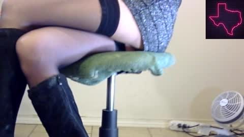 Cait or Caitlin online show from December 18, 9:36 am