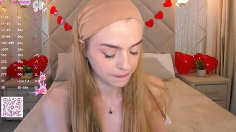 Snapshot of sayl0r_moon chatting on February 19, 4:01 am Kira GMT 7 Mon Thu-Sun 0800am-0200pm online show from February 19, 4:01 am