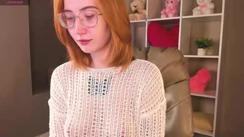 Kira  GMT 7 Mon Thu-Sun  0800am-0200pm  online show from November 18, 1:22 am