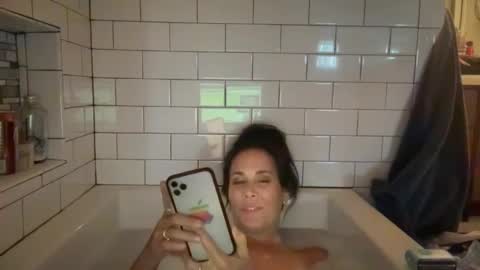 Snapshot of sayplsgdgrl chatting on December 1, 4:29 pm Good Girls Say Please...and Thank You online show from December 1, 4:29 pm