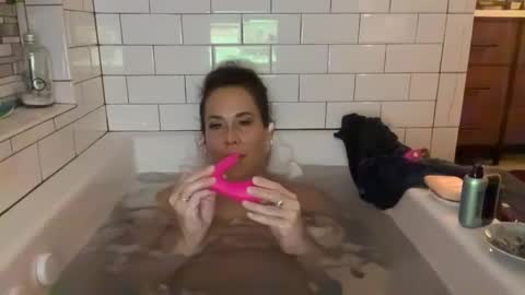 Snapshot of sayplsgdgrl chatting on January 20, 2:11 am Good Girls Say Please...and Thank You online show from January 20, 2:11 am