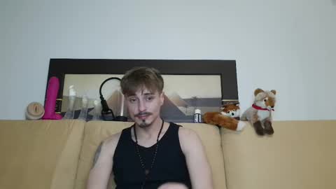 Snapshot of scaleslayer chatting on January 19, 8:09 pm Mike online show from January 19, 8:09 pm