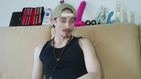 Snapshot of scaleslayer chatting on March 19, 4:00 pm Mike online show from March 19, 4:00 pm