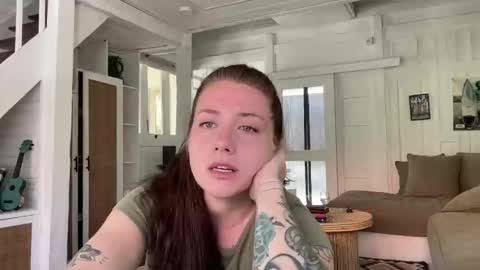 Snapshot of scarlajade chatting on February 2, 3:49 am scarlajade online show from February 2, 3:49 am