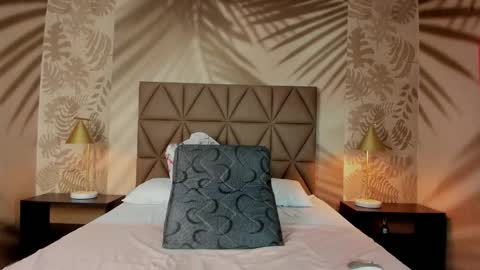 Scarleet online show from March 2, 8:04 pm