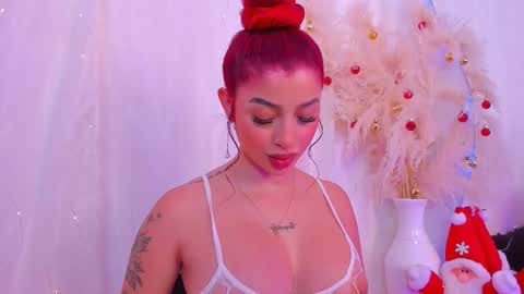 scarleett jones online show from December 14, 9:30 pm