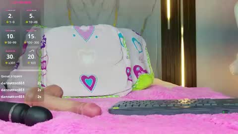 Snapshot of scarleht_blonde chatting on June 11, 12:32 am scarleht_blonde online show from June 11, 12:32 am