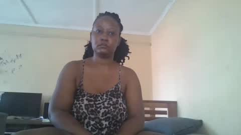 Snapshot of scarlet_25142359 chatting on October 17, 6:05 am scarlet_25142359 online show from October 17, 6:05 am