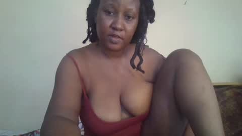 Snapshot of scarlet_25142359 chatting on October 19, 11:33 am scarlet_25142359 online show from October 19, 11:33 am