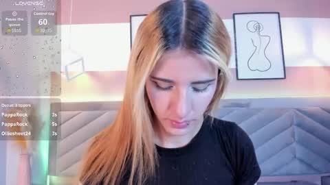 Snapshot of scarlet__rossi chatting on July 2, 3:23 am scarlet__rossi online show from July 2, 3:23 am
