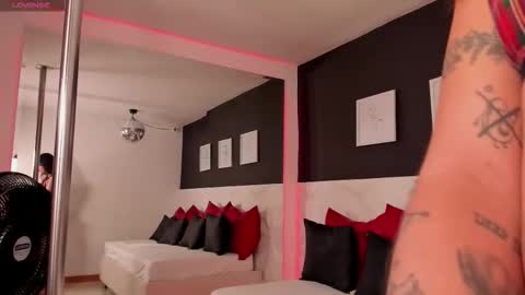 Scarlet online show from September 12, 5:02 pm