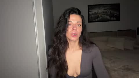 Snapshot of scarlet_daisy_ chatting on June 3, 7:00 am Sophie online show from June 3, 7:00 am