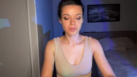Snapshot of scarlet_daisy_ chatting on July 31, 7:08 am Sophie online show from July 31, 7:08 am