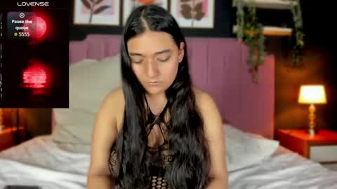 Snapshot of scarlet_dh chatting on June 16, 11:29 pm Claudia online show from June 16, 11:29 pm