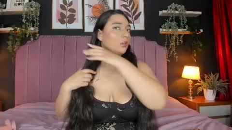 Snapshot of scarlet_dh chatting on July 11, 7:49 pm Claudia online show from July 11, 7:49 pm