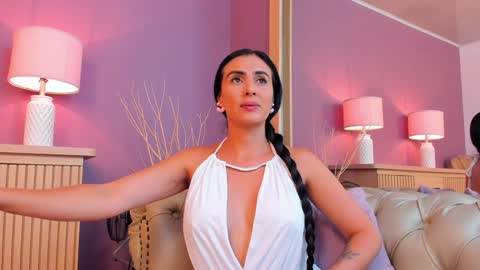 Scarlet Edwars online show from January 24, 12:10 pm