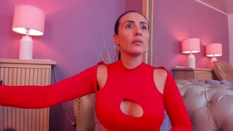 Scarlet Edwars online show from March 12, 6:40 am