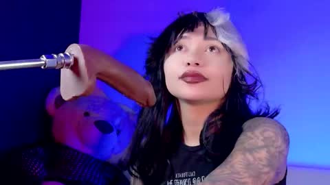 Snapshot of scarlet_gold chatting on June 6, 1:11 am scarlet_gold online show from June 6, 1:11 am