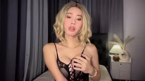 Snapshot of scarlet_hetland chatting on May 31, 3:52 pm sweet scarlete online show from May 31, 3:52 pm