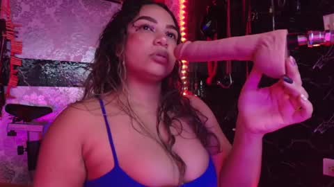 Snapshot of scarlet_queen__ chatting on November 1, 12:45 am Scarlet online show from November 1, 12:45 am