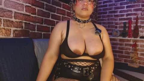 Scarlet online show from May 2, 2:27 am