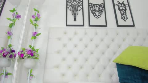 Isa online show from January 9, 5:22 pm