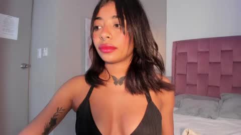 Snapshot of scarlet_vixen_ chatting on May 10, 5:45 am scarlet_vixen_ online show from May 10, 5:45 am