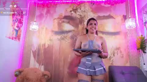 Snapshot of scarletbaker__ chatting on June 10, 9:46 pm Scarlet online show from June 10, 9:46 pm