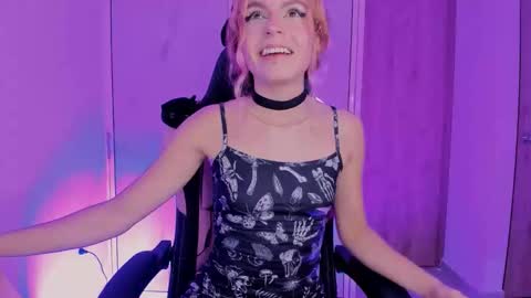 Snapshot of scarletblaze_ chatting on June 10, 2:12 am Scarlet online show from June 10, 2:12 am