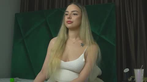 Scarlet online show from September 25, 10:02 pm