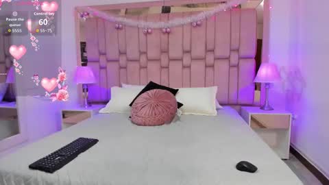 Scarlet online show from December 14, 3:28 pm