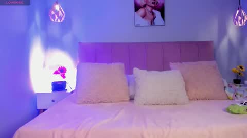 Scarlet  online show from March 9, 5:22 am