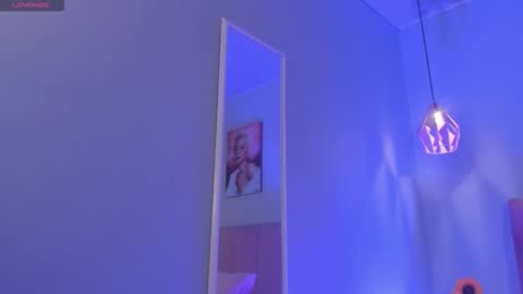 Scarlet  online show from March 18, 5:54 am