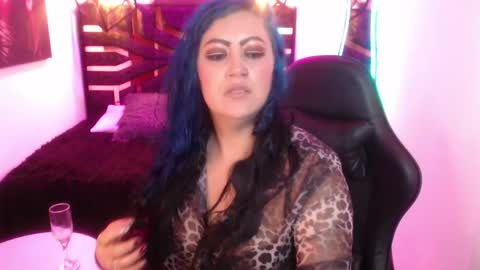 Snapshot of scarleth_bluee chatting on May 4, 3:02 am Scarleth online show from May 4, 3:02 am