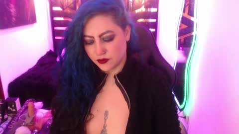 Snapshot of scarleth_bluee chatting on May 18, 4:07 am Scarleth online show from May 18, 4:07 am