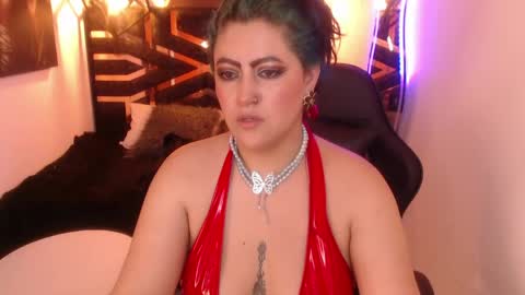 Snapshot of scarleth_bluee chatting on May 26, 3:02 am Scarleth online show from May 26, 3:02 am