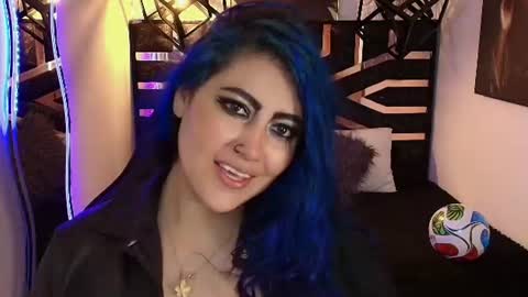 Snapshot of scarleth_bluee chatting on June 13, 4:21 am Scarleth online show from June 13, 4:21 am
