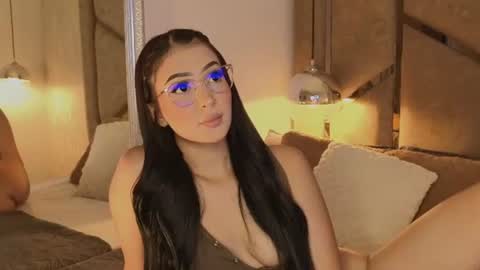Snapshot of scarleth_lux_ chatting on June 18, 5:51 am Scarleth online show from June 18, 5:51 am