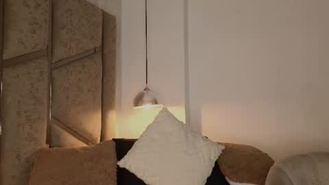 Snapshot of scarleth_lux_ chatting on June 20, 4:37 am Scarleth online show from June 20, 4:37 am