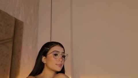 Snapshot of scarleth_lux_ chatting on June 25, 4:45 am Scarleth online show from June 25, 4:45 am