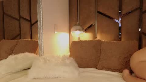 Snapshot of scarleth_lux_ chatting on July 19, 6:39 am Scarleth online show from July 19, 6:39 am