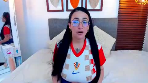 Snapshot of scarleth_swann chatting on June 29, 3:57 am scarleth online show from June 29, 3:57 am