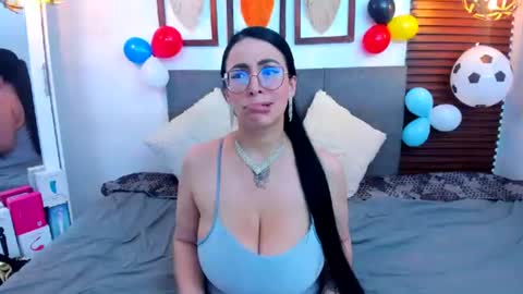 Snapshot of scarleth_swann chatting on July 6, 3:47 am scarleth online show from July 6, 3:47 am